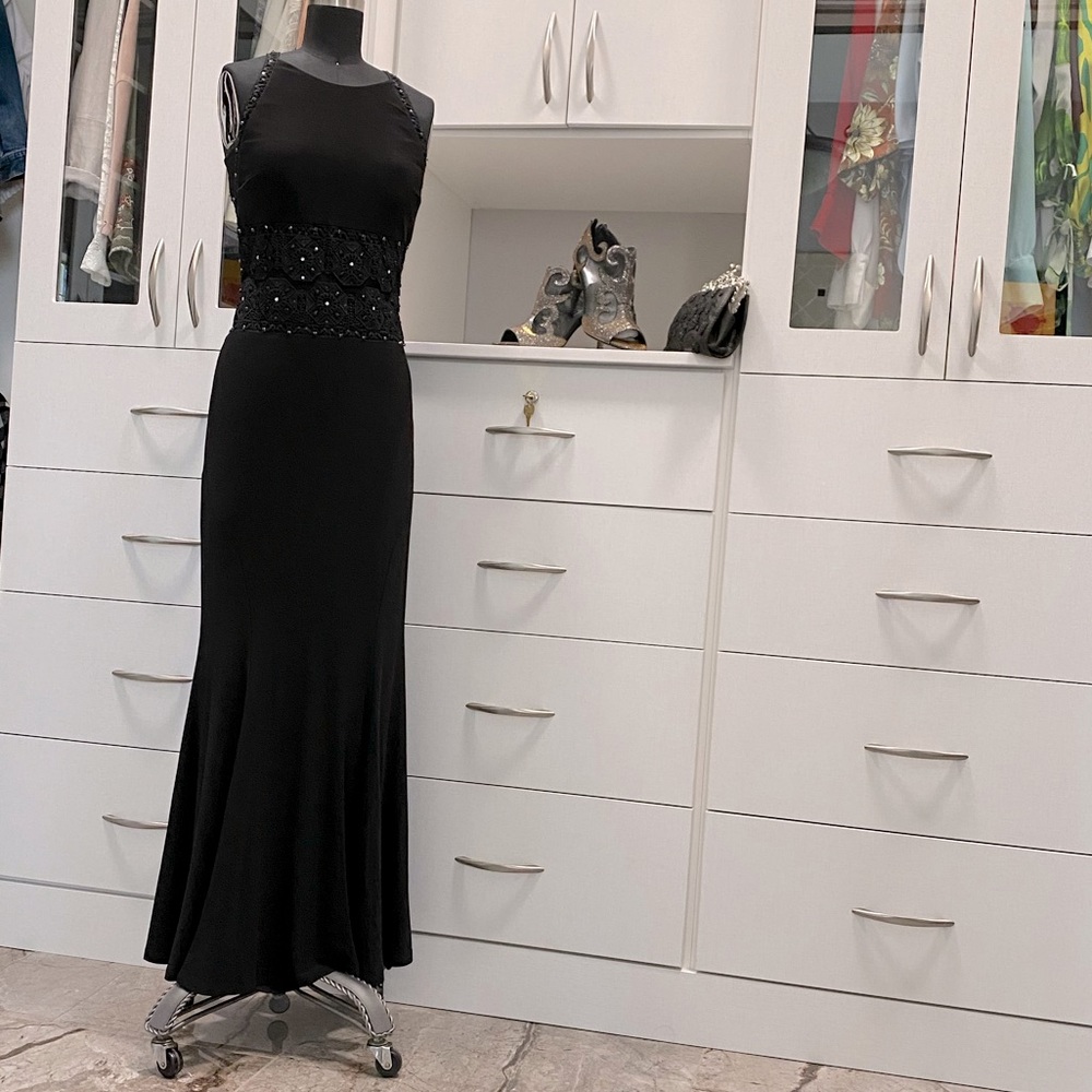 Formal gown - Picture 14 of 16